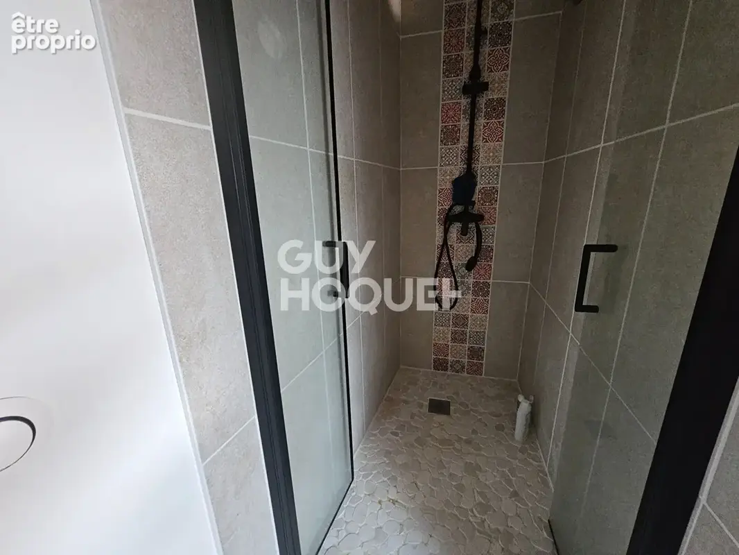Rare à la Vente : Maison de Ville Atypique ,Charme, Calme et Garage de 115 m² - photo 11