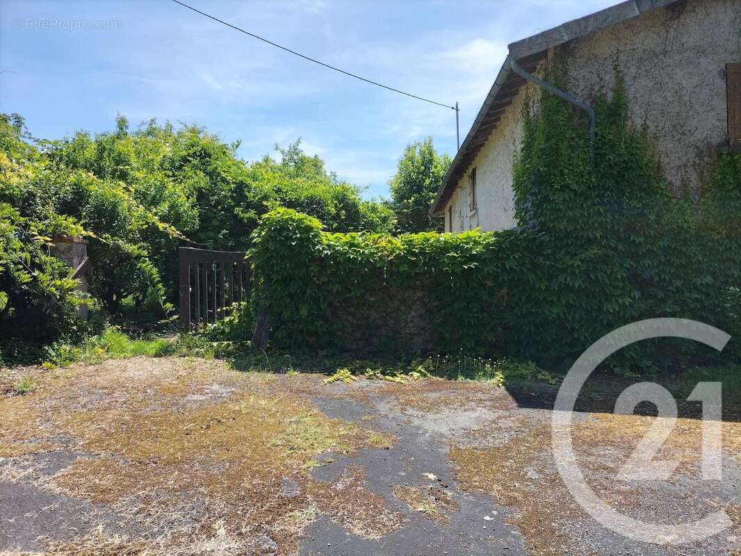 Maison 111 m² à Grazac  - photo 8