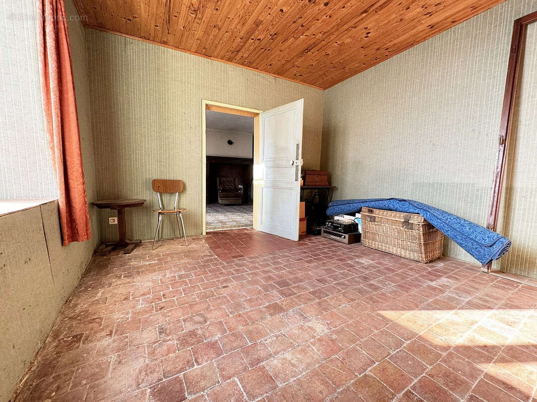 Gros potentiel : Maison à rénover - photo 12