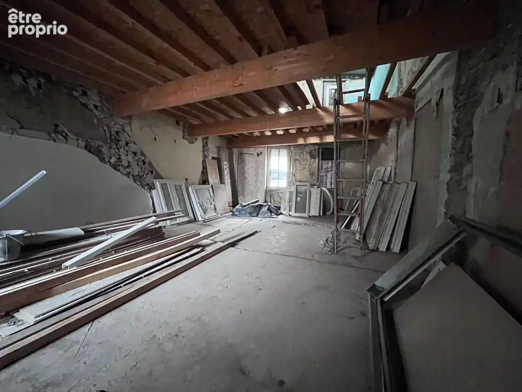 Immeuble de rapport de 200 m² environs à rénover pouvant être aménagé en deux appartements et un local - photo 7