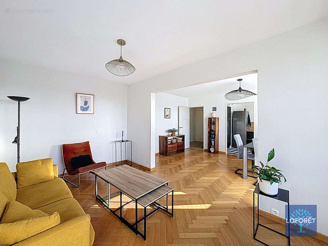 Appartement à MONS-EN-BAROEUL