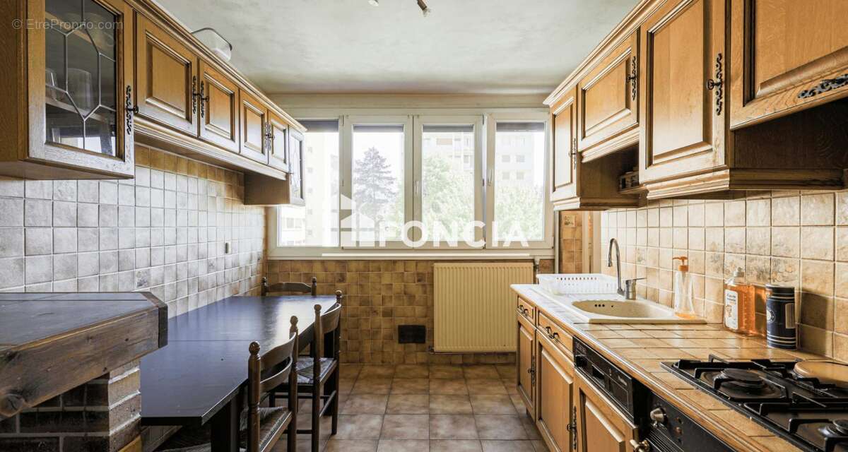 Appartement à SAINT-MARTIN-D'HERES