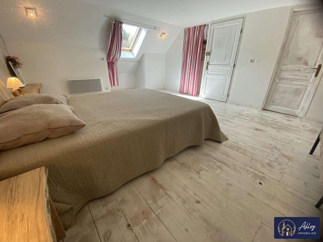 Maison 14 pièces LE MONTEIL - Maison à LE MONTEIL