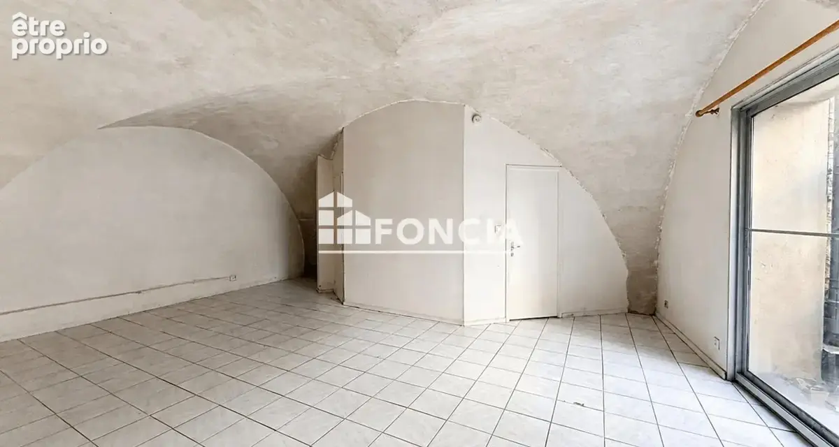 Grand studio de caractère au cœur de Montpellier — fort potentiel, libre immédiatement - photo 4