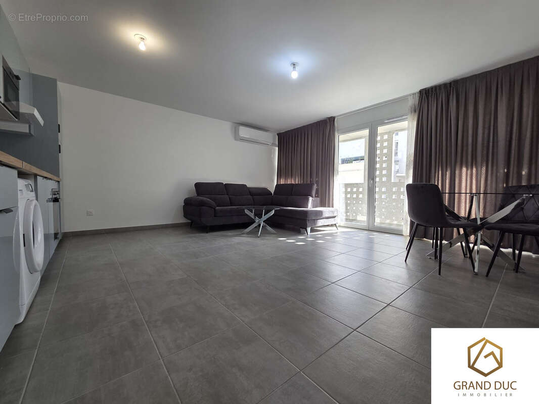 Appartement à MARSEILLE-2E