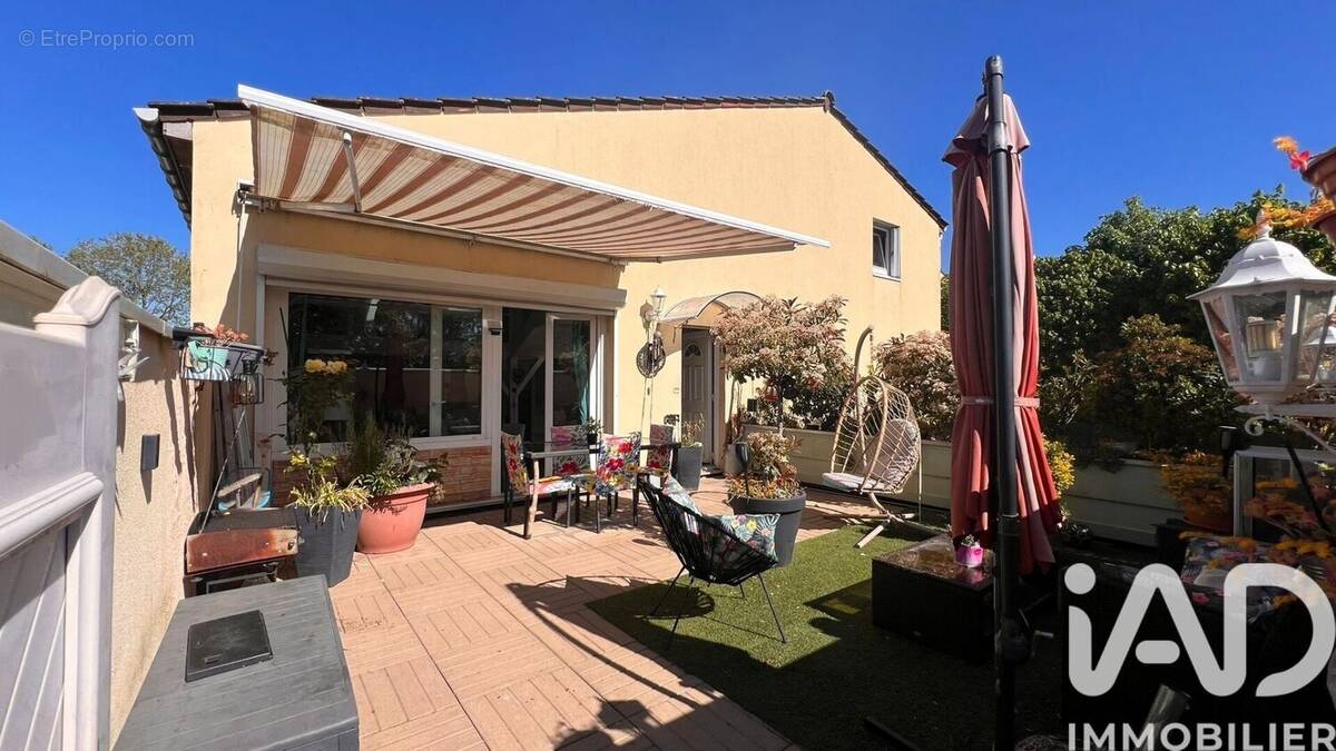 Photo 1 - Appartement à SAVIGNY-LE-TEMPLE