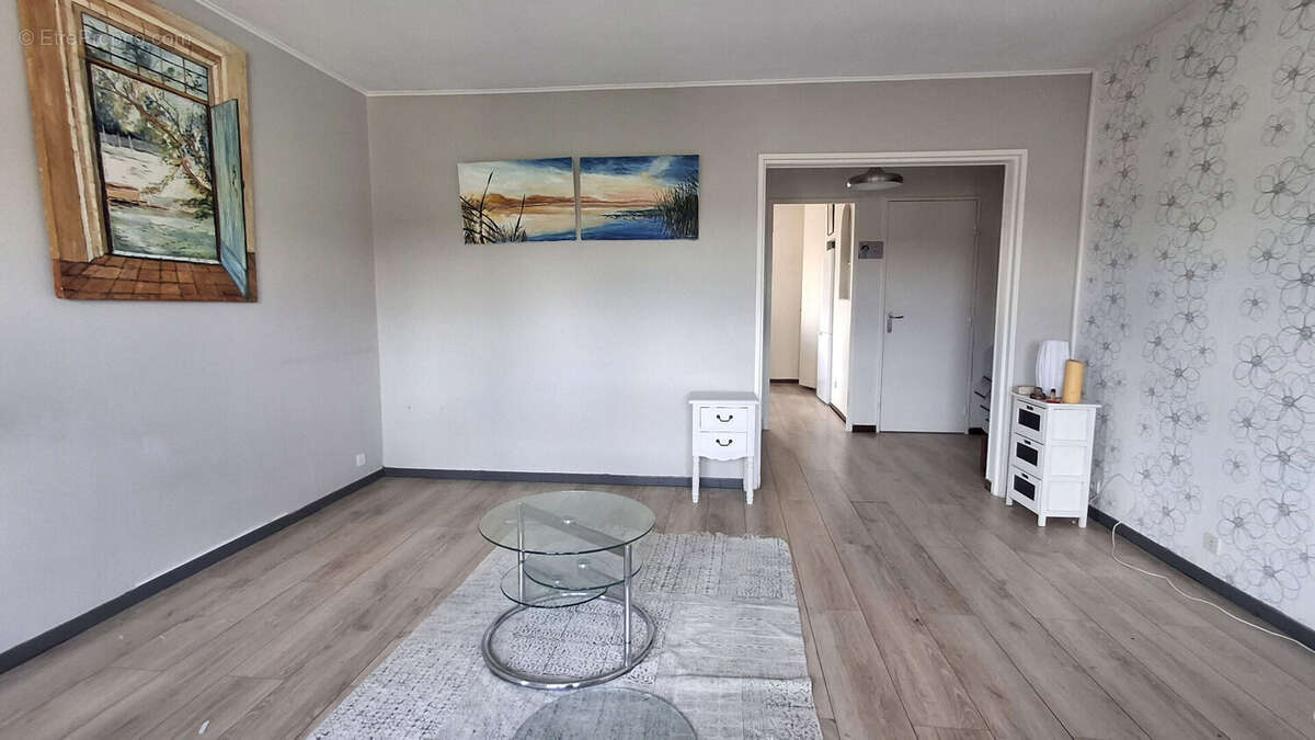 Appartement à SAINT-PAUL-TROIS-CHATEAUX