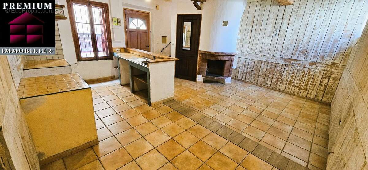 Maison à SAINT-ESTEVE