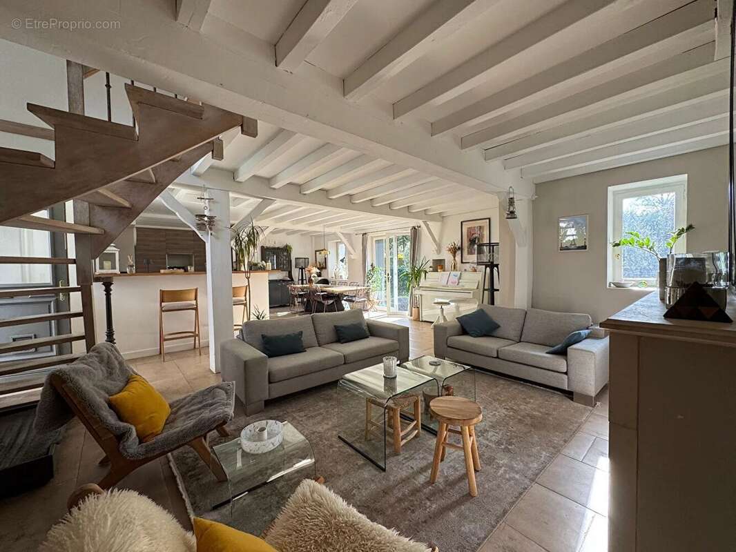 Maison à SAINT-NOM-LA-BRETECHE