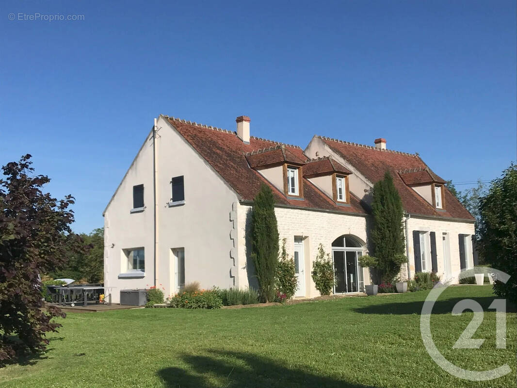 Maison à CUNCY-LES-VARZY