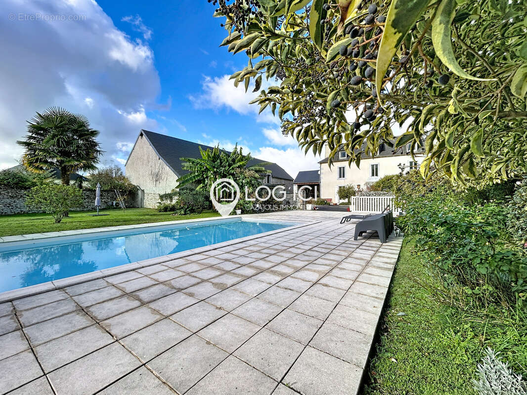 IGON - Vente d'un enclos béarnais rénové avec piscine - photo 2