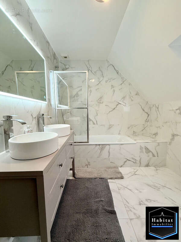 Maison à LE PLESSIS-BELLEVILLE