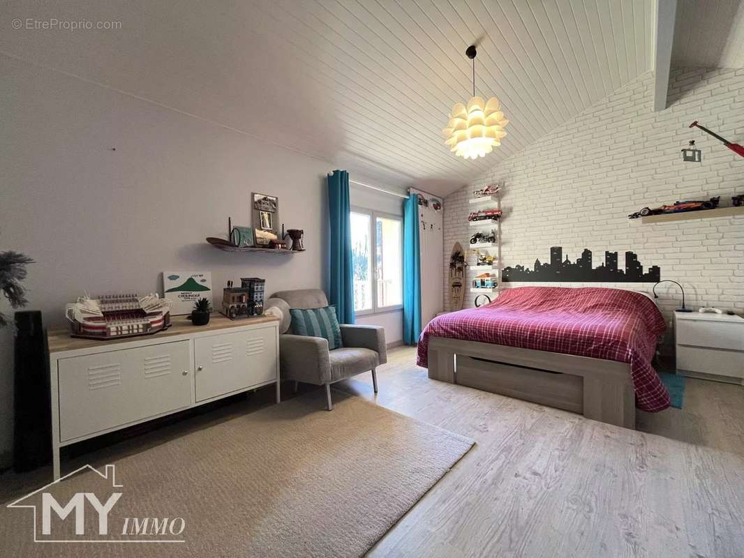 Maison à LAMOTHE-MONTRAVEL