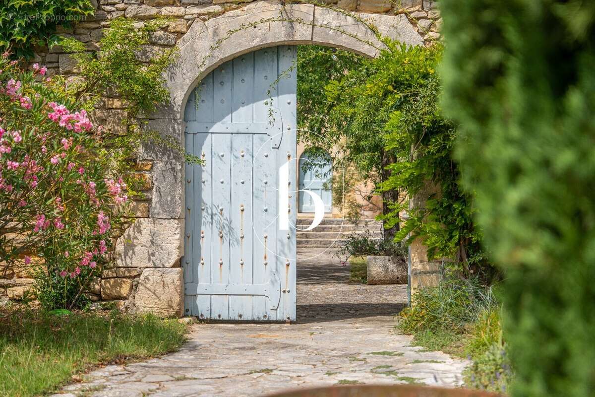 Maison à BARJAC