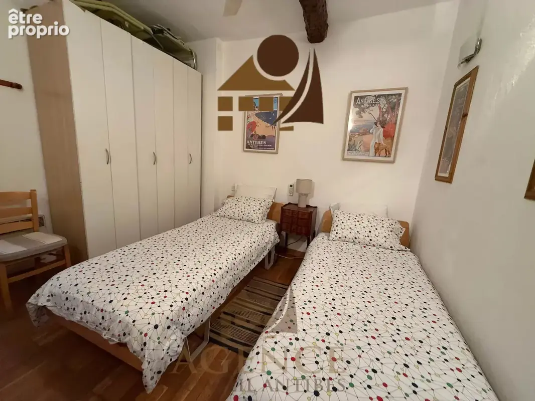 VIEIL ANTIBES – 3 PIÈCES et 63m² – vue dégagée et proche des remparts - photo 11