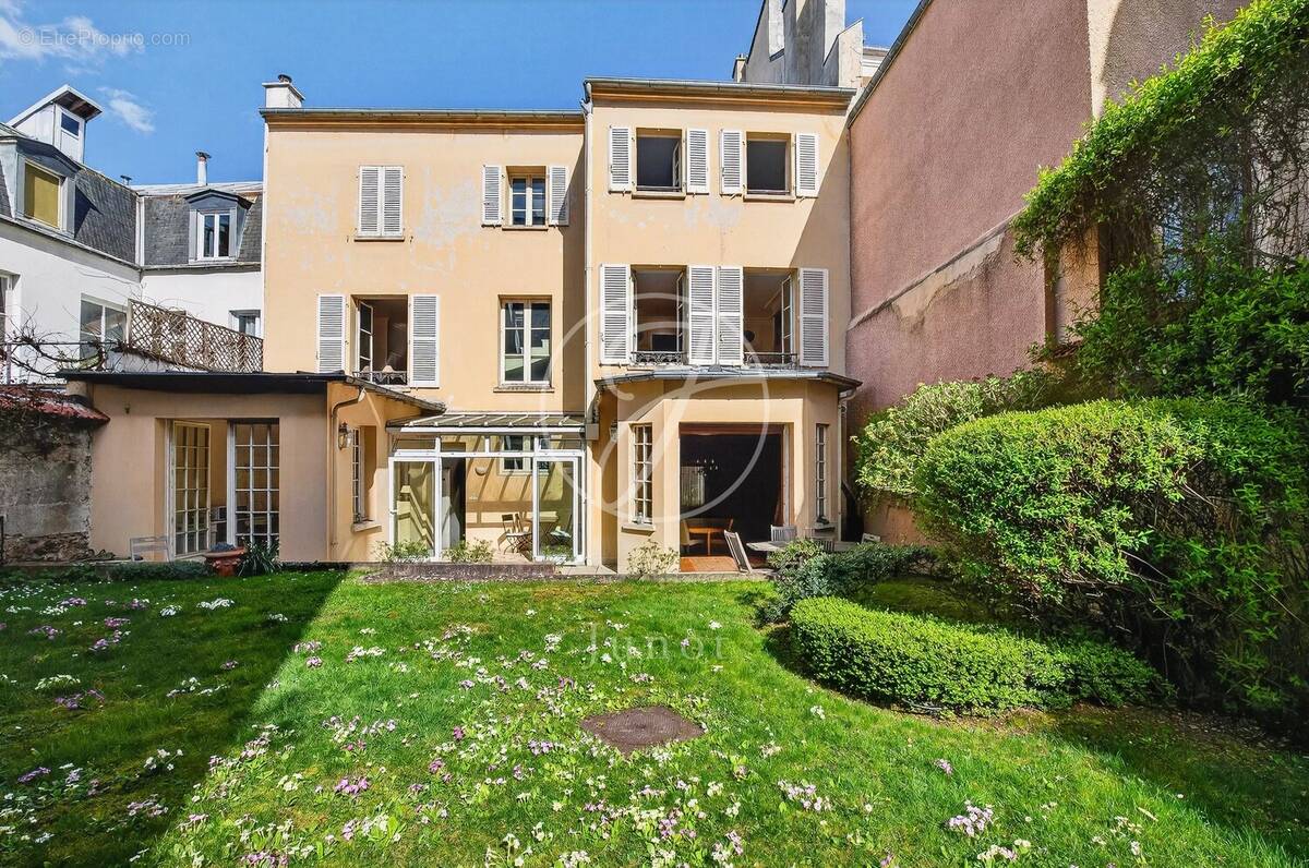 Maison à VERSAILLES