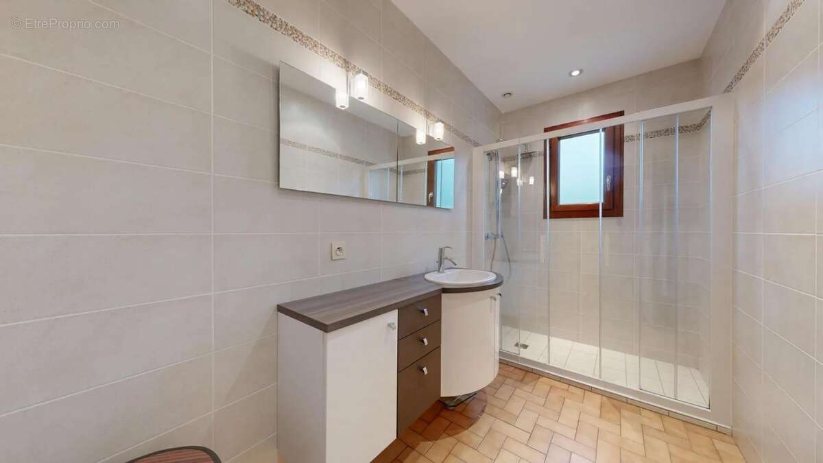 Maison à COMPREIGNAC