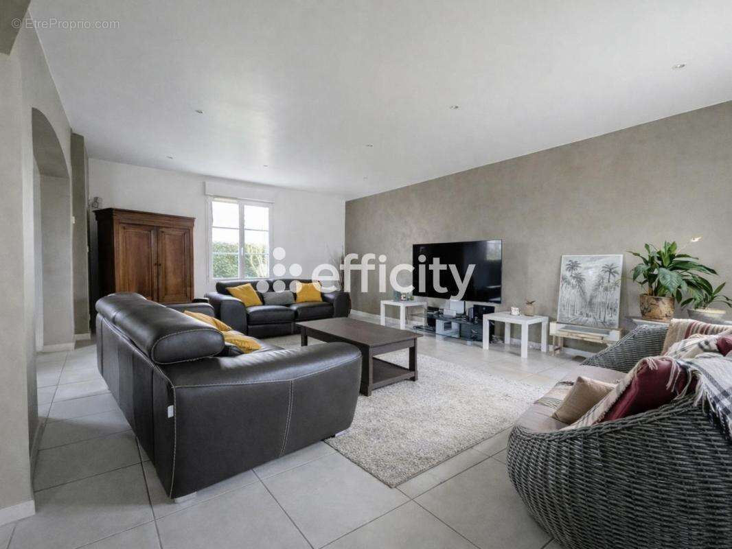 Maison à SAINT-LAURENT-EN-GATINES