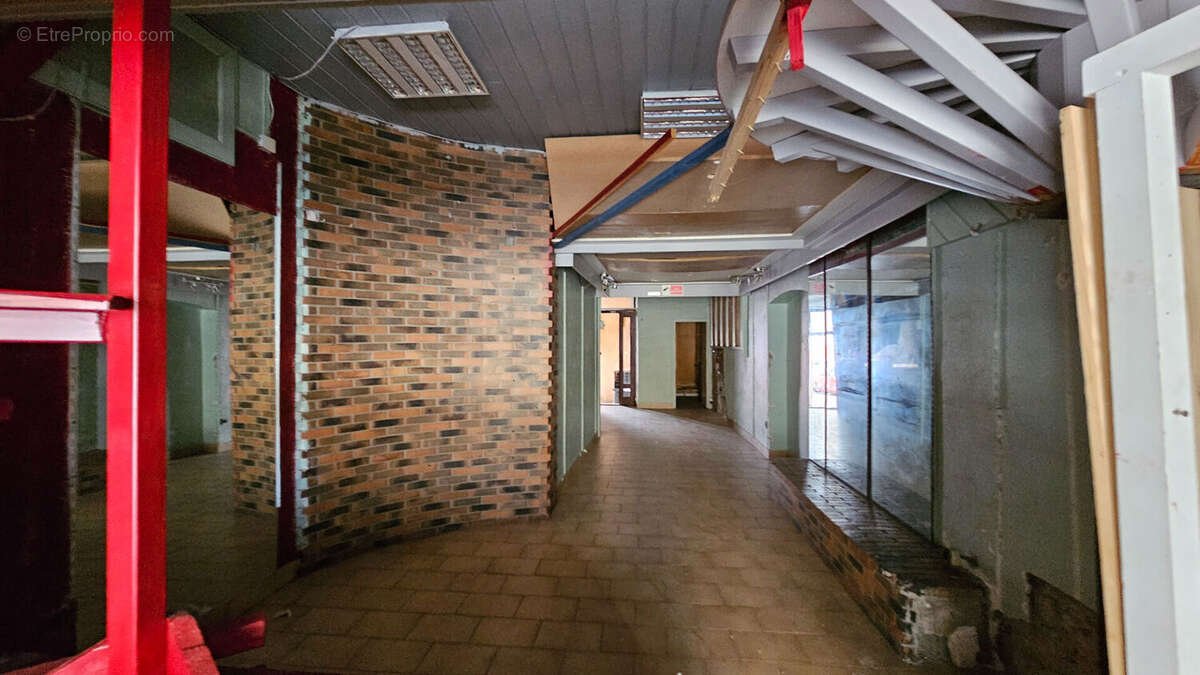 Commerce à LE PONT-DE-BEAUVOISIN