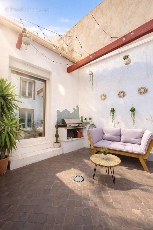 Appartement à MARSEILLE-6E