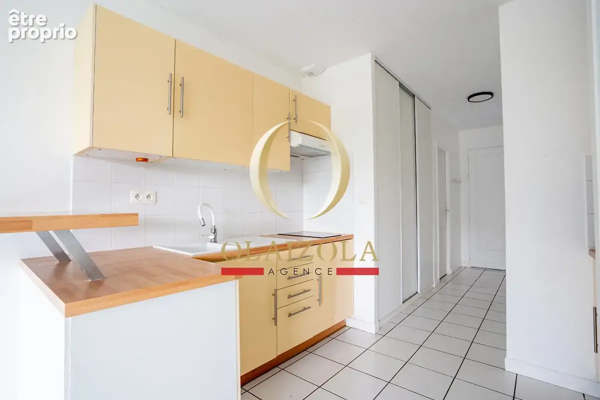 SAINT-PÉE-SUR-NIVELLE - Appartement avec terrasse et vue Lac. - photo 7