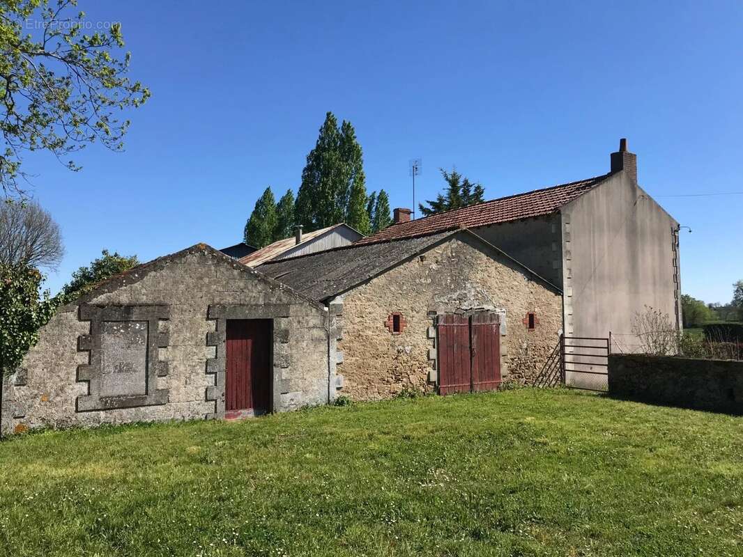 Maison à ARGENTON-CHATEAU