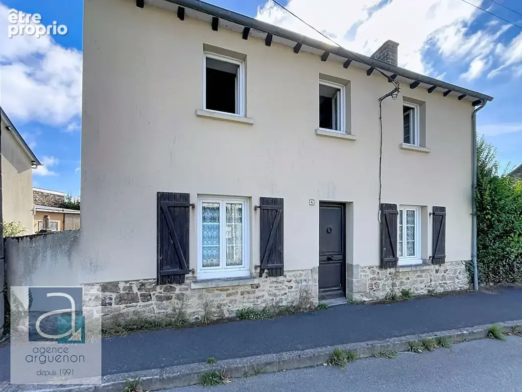 CAULNES - Maison de caractère avec dépendances, à proximité du centre-bourg - photo 2