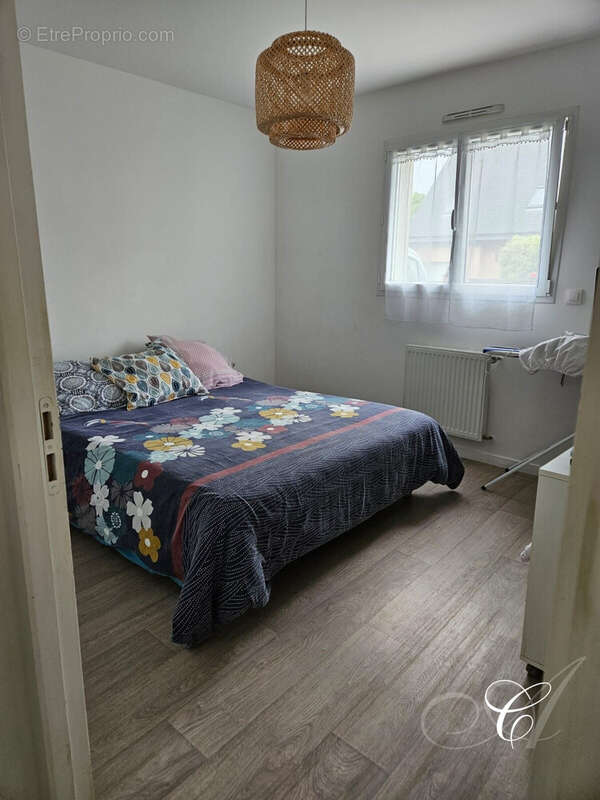 Chambre rez-de-chaussée - Maison à PLEURTUIT