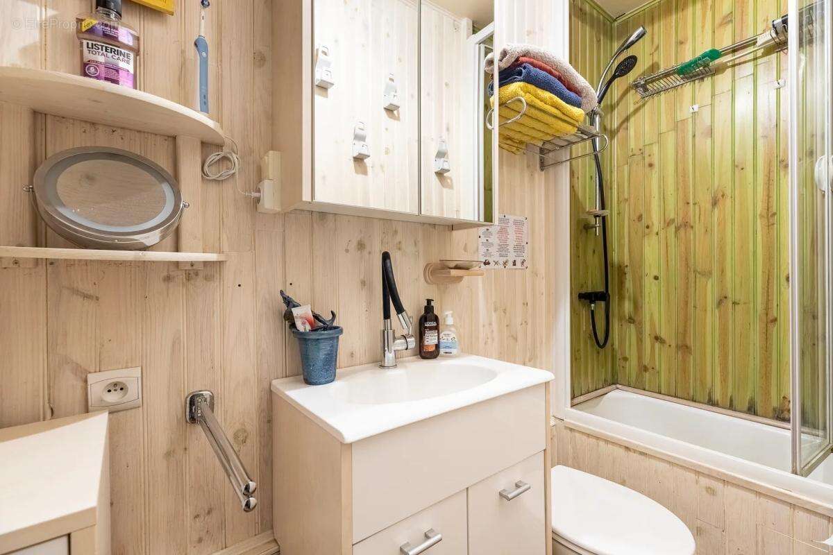 Appartement à PARIS-10E