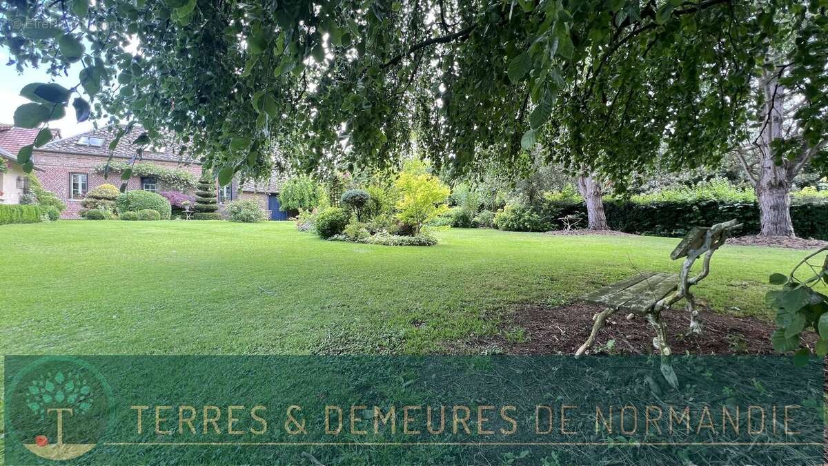 A vendre Authentique demeure normande 260m² issue de deux longères, 5 chambres, dépendances et jardin paysager 3400m², environne - photo 18
