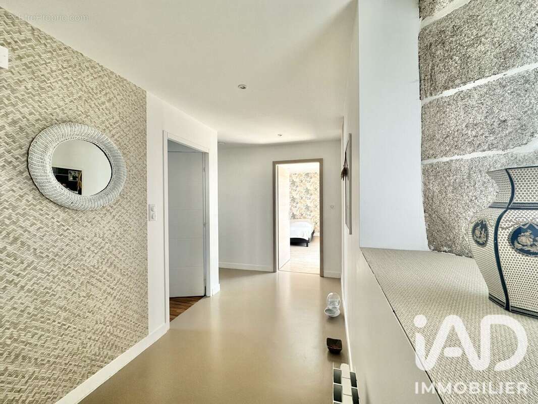 Maison 163 m² à Ergue-Gaberic  - photo 6