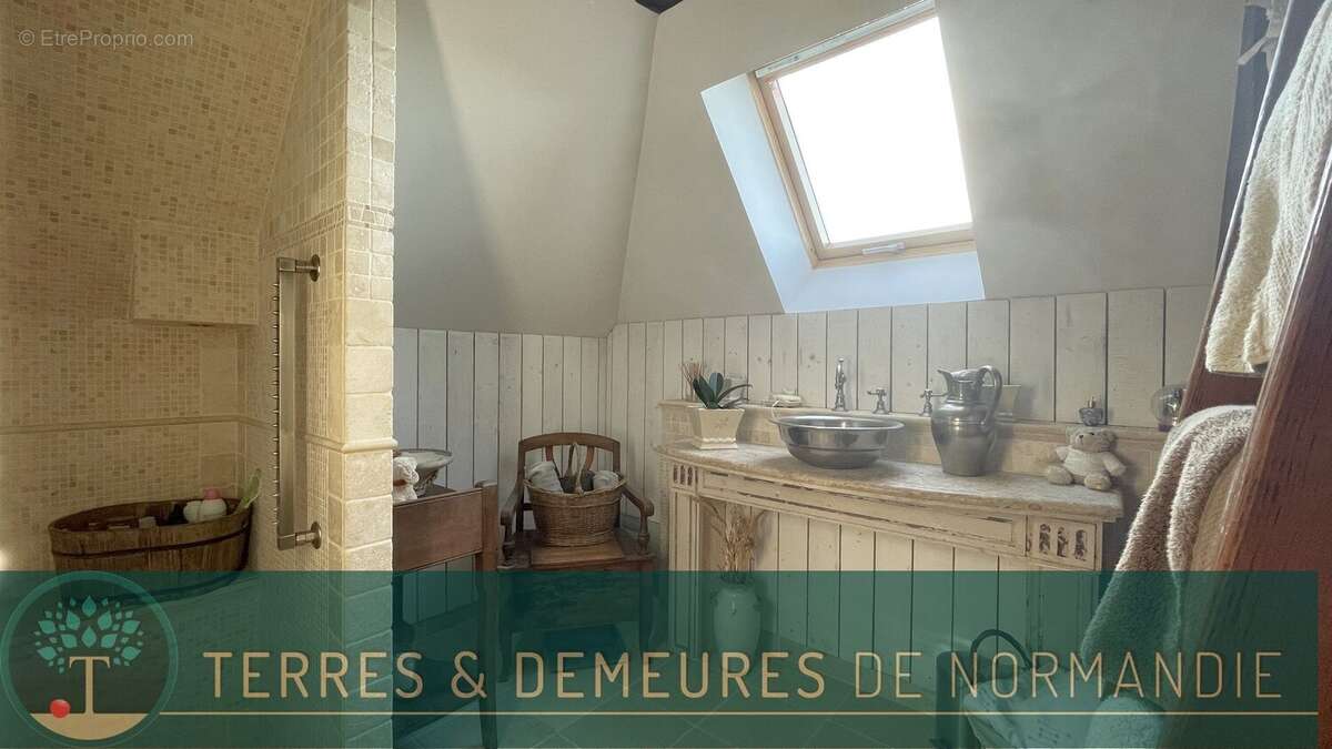 Maison à BURES-EN-BRAY