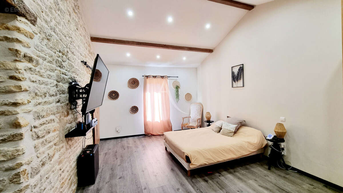 Maison à SAINT-SAVINIEN