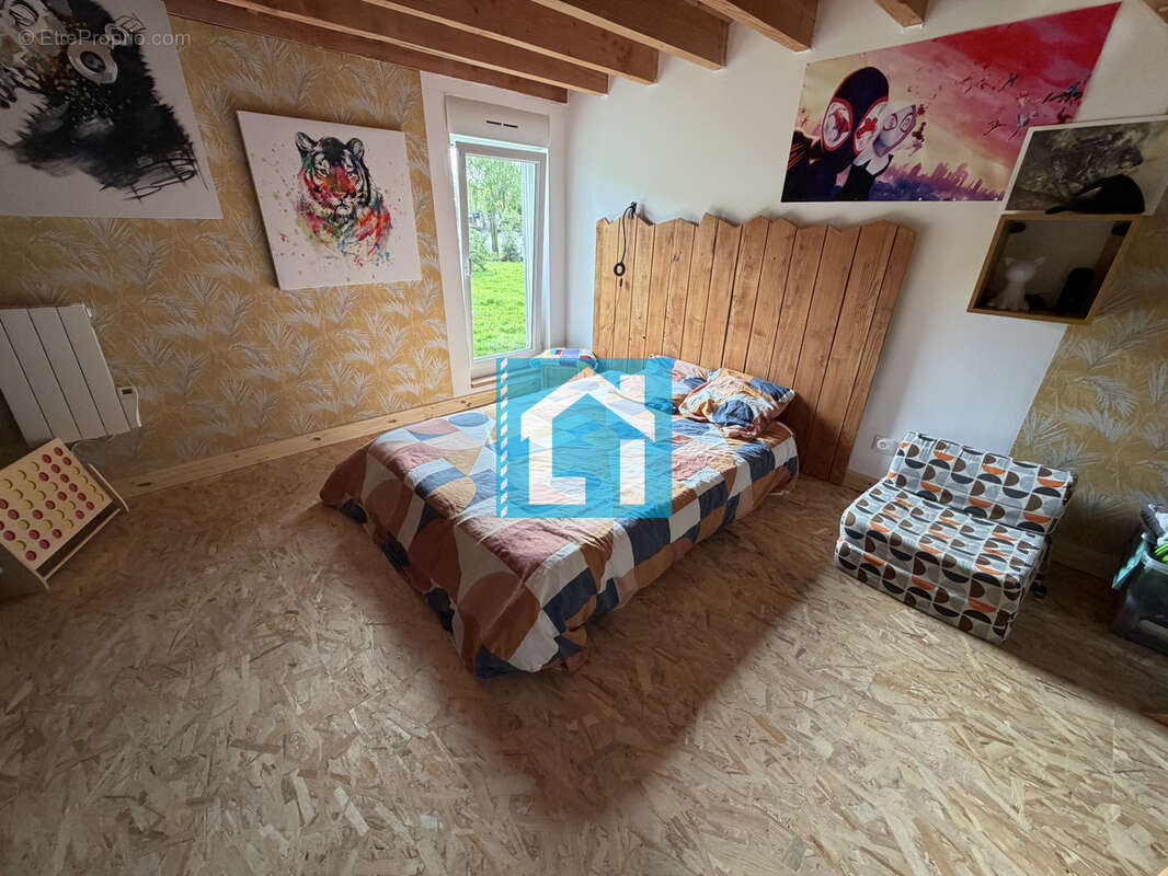 Maison à LES CHERIS