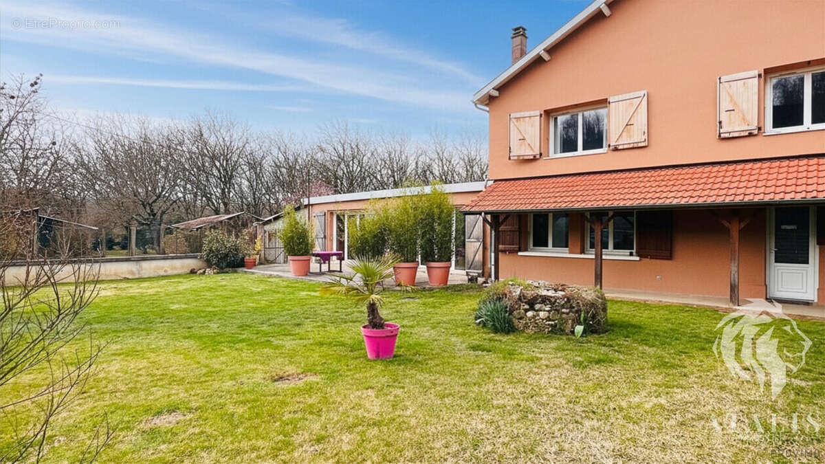 Maison à SAINT-JUST-DE-CLAIX