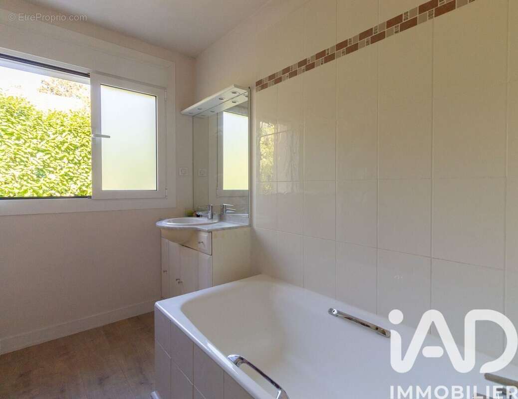 Photo 9 - Maison à LES LOGES-EN-JOSAS