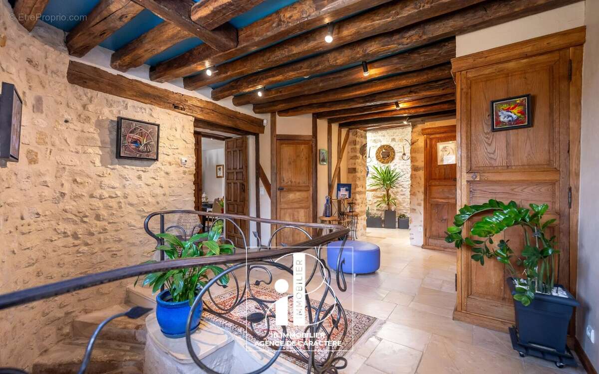 Maison à FONTAINEBLEAU