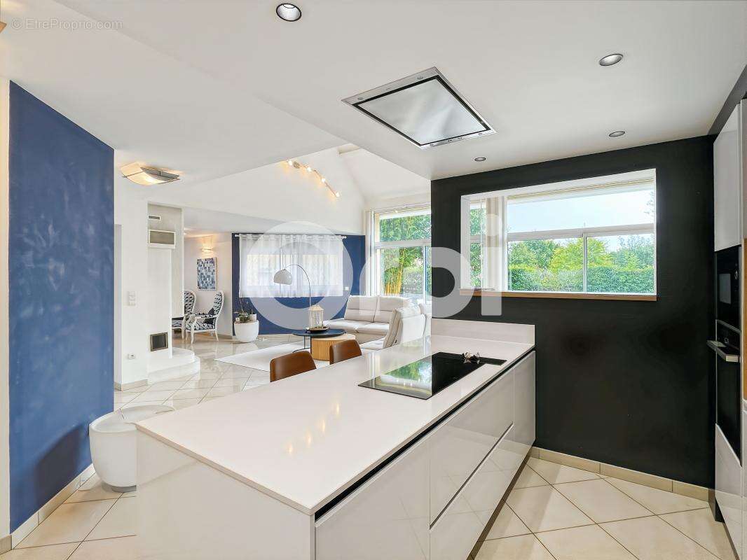 Maison à SAINT-SEBASTIEN-DE-MORSENT