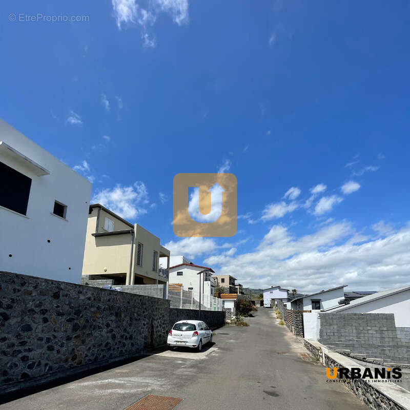 Terrain à LA POSSESSION