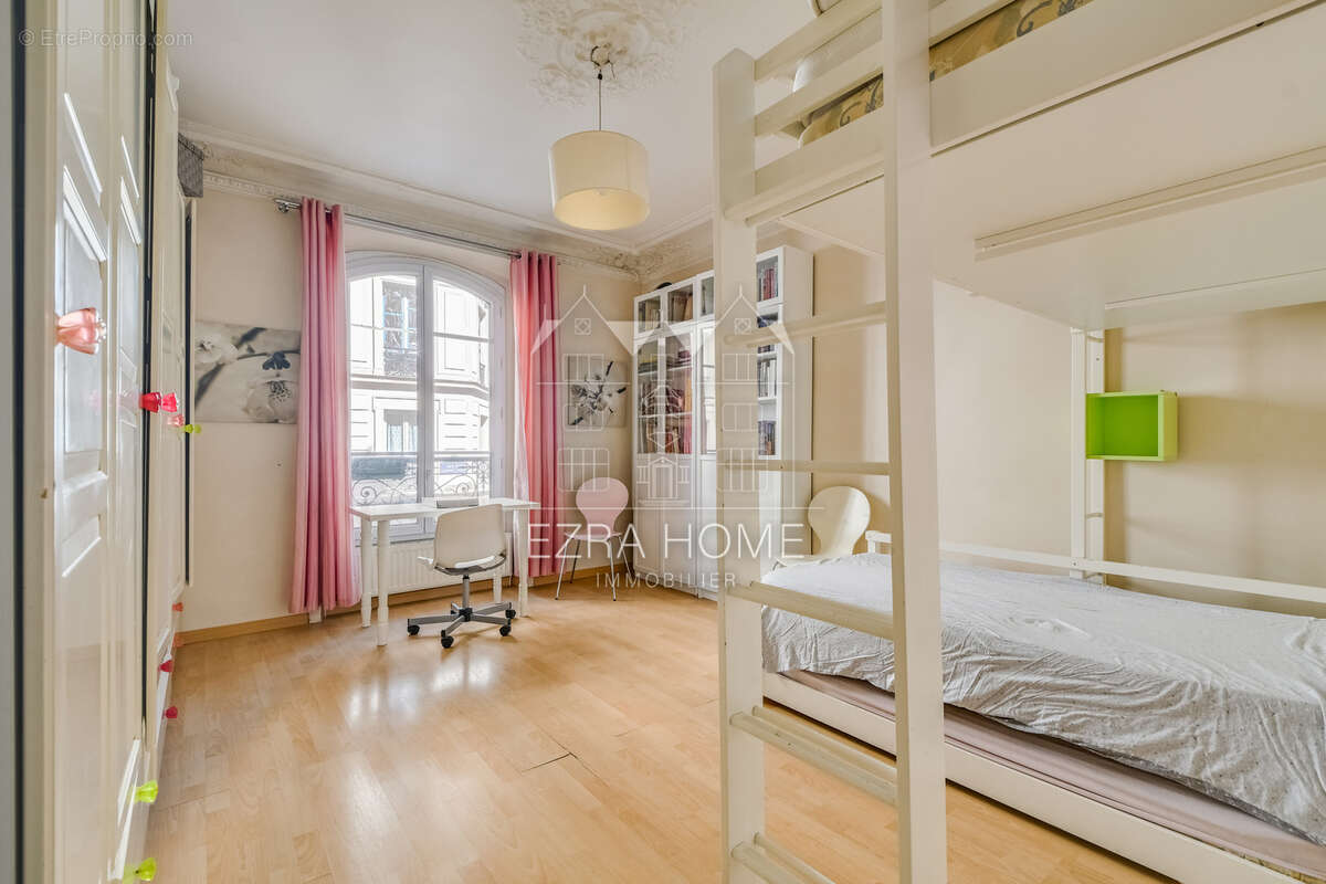 Appartement à PARIS-11E