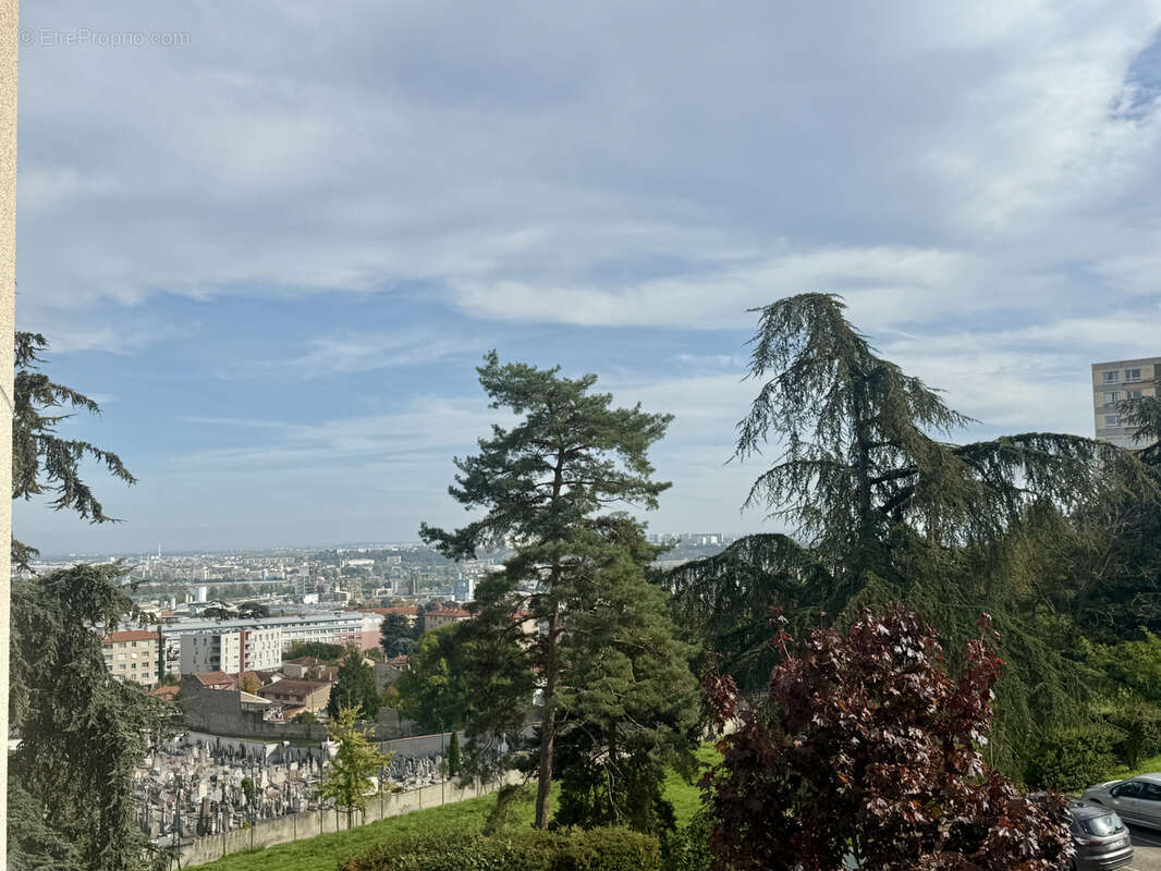 Appartement à OULLINS