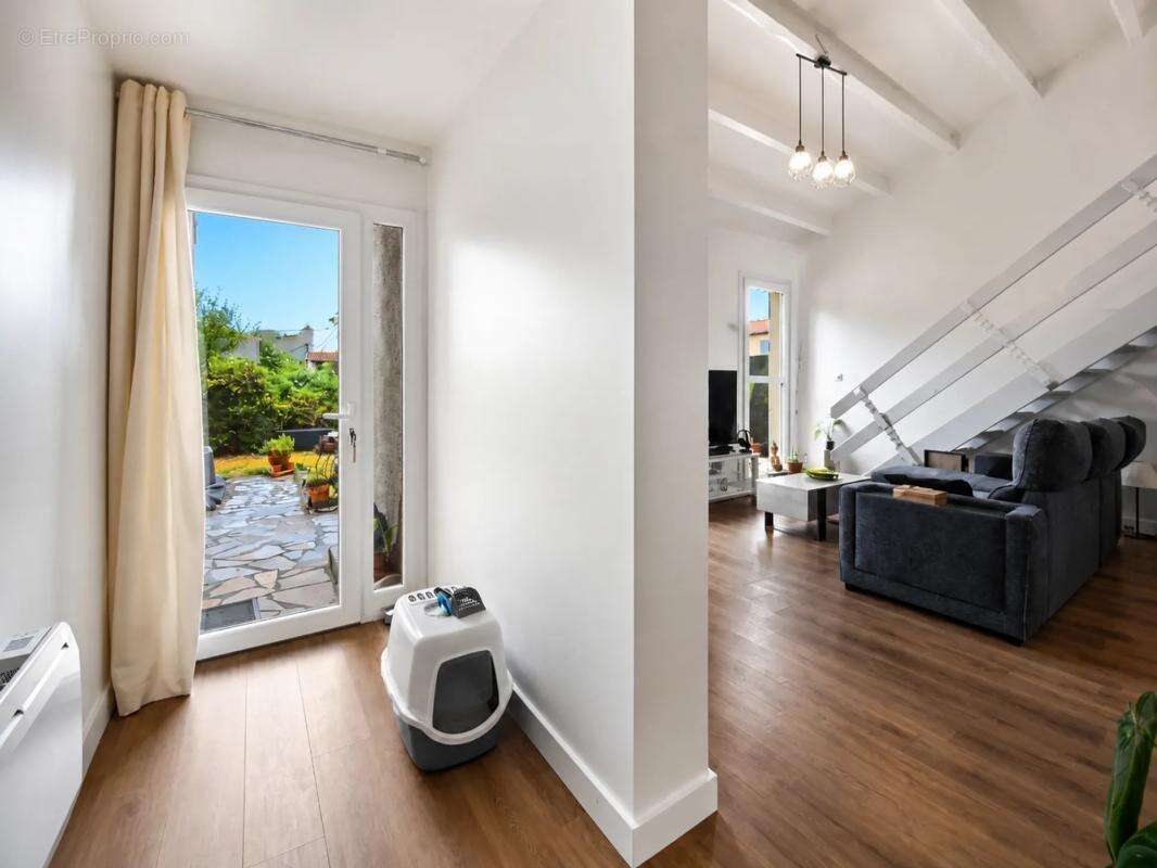 Maison de 5 pièces de 100 m² situé à Auch - photo 2