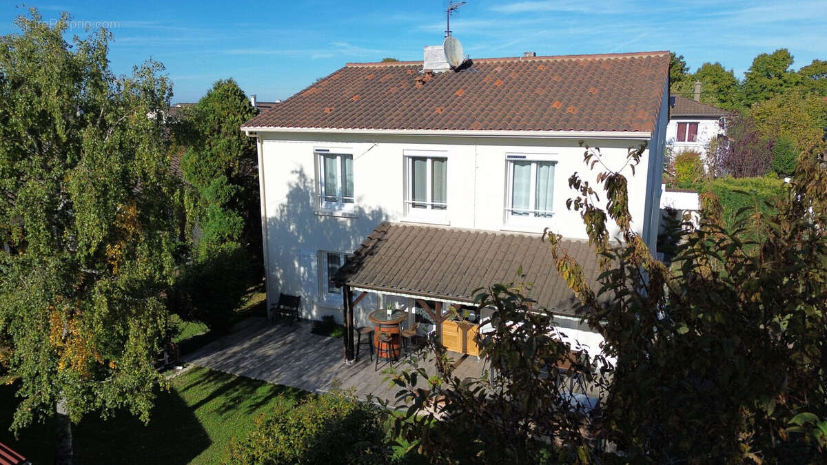 Maison à BUXEROLLES