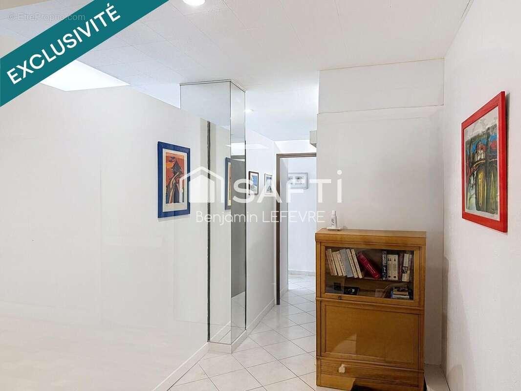 Photo 2 - Commerce à MARSEILLE-8E