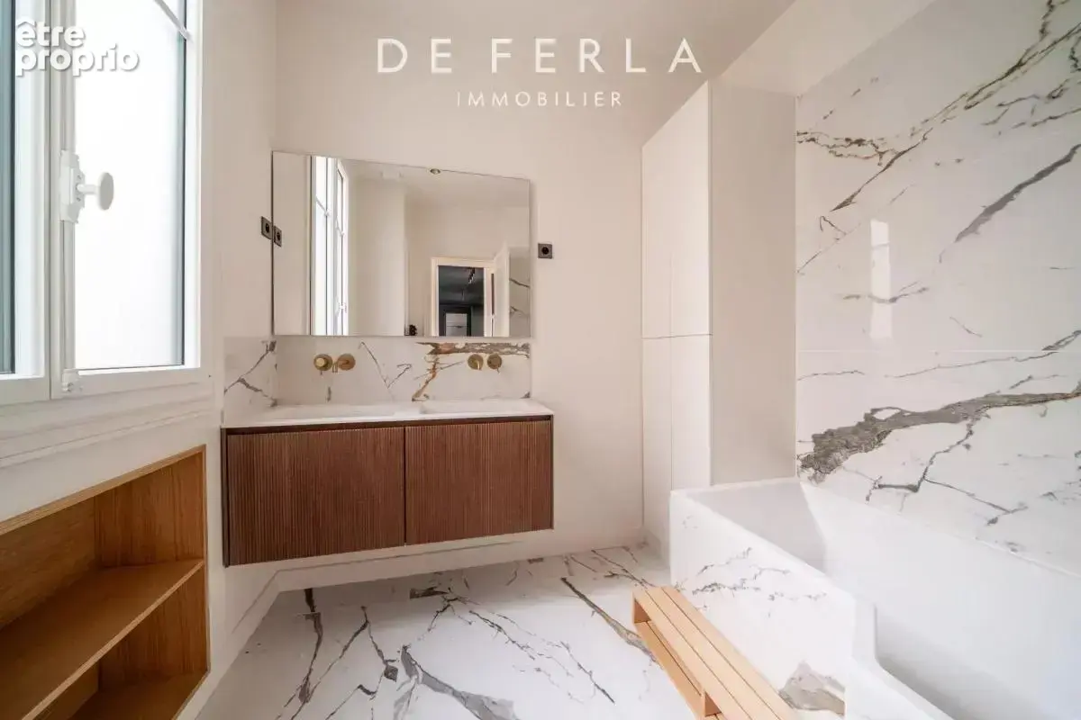 Sèvres / Duroc -  Haussmanien & Étage élevé - 5 chambres - photo 17