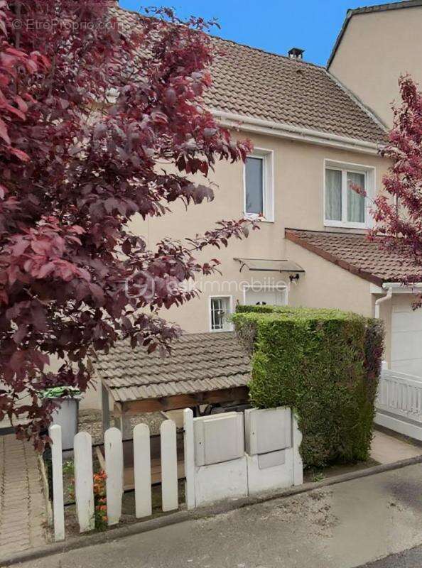 Maison à SAINT-LEU-LA-FORET