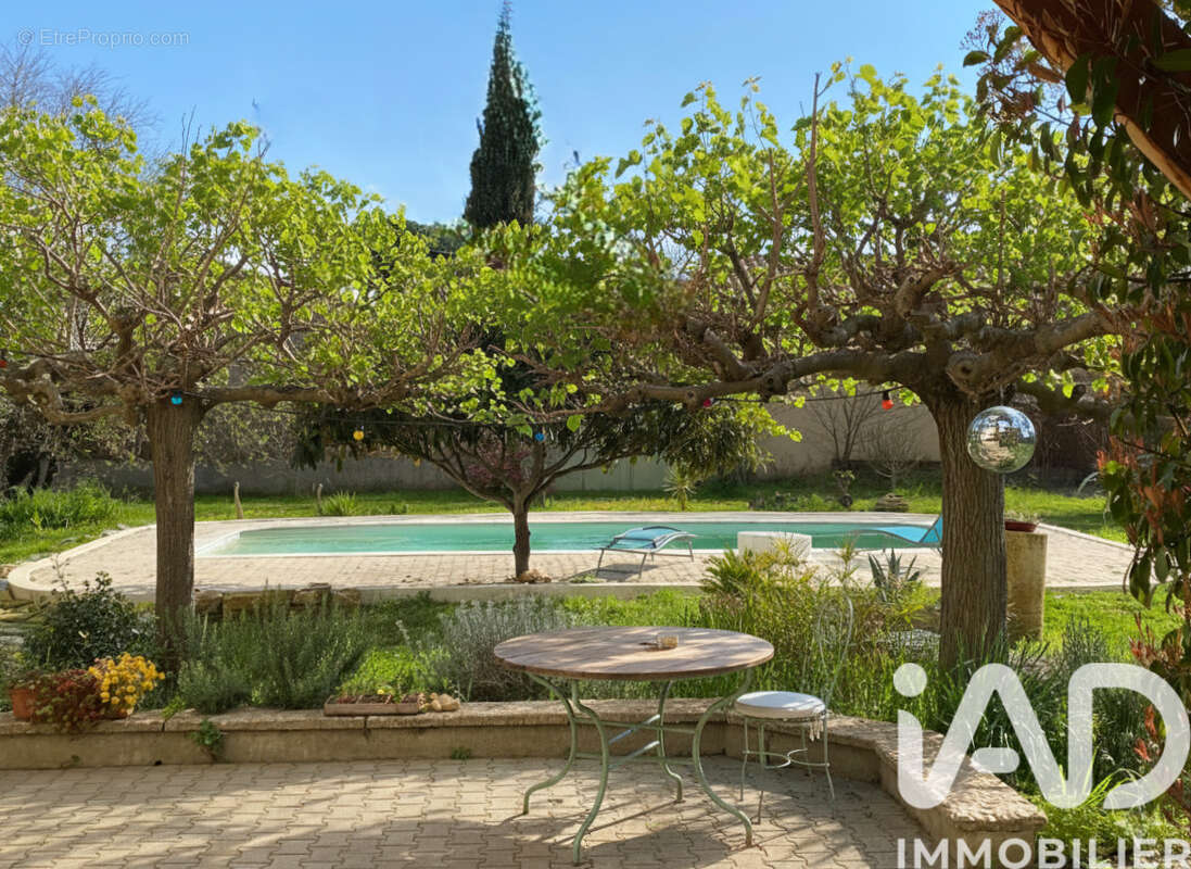 Photo 2 - Maison à REMOULINS