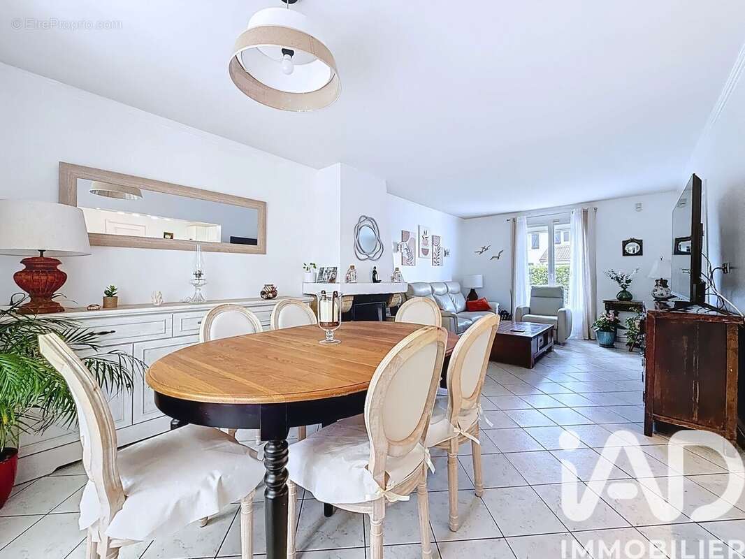 Photo 3 - Maison à TAVERNY