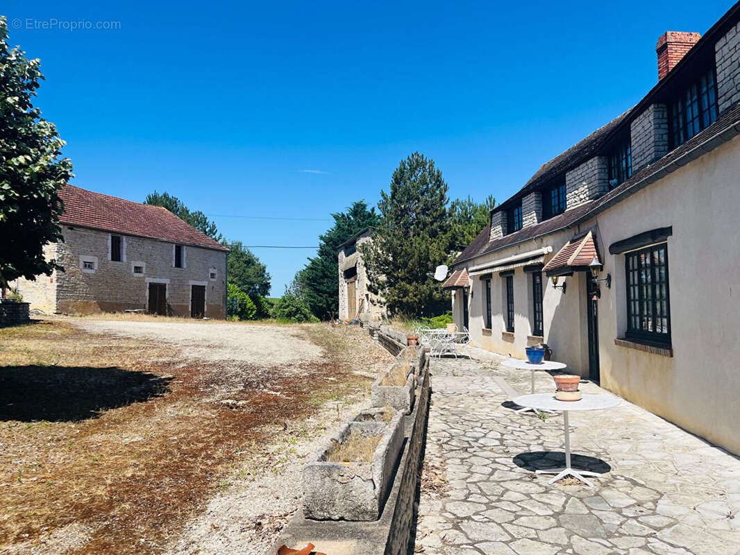 PROPRIETE sur 3,7 hectares - photo 13
