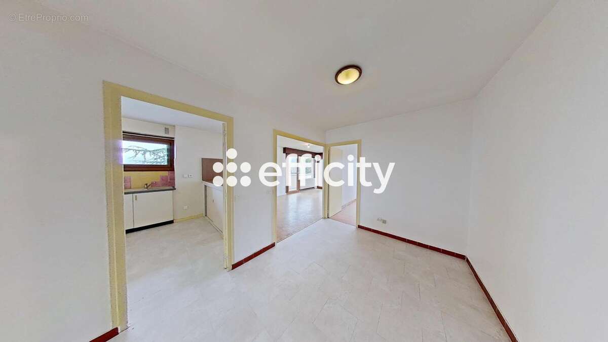 Appartement à LA ROCHE-SUR-FORON